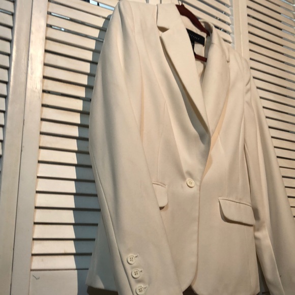 Apostrophe Suite Jacket - Picture 3 of 4